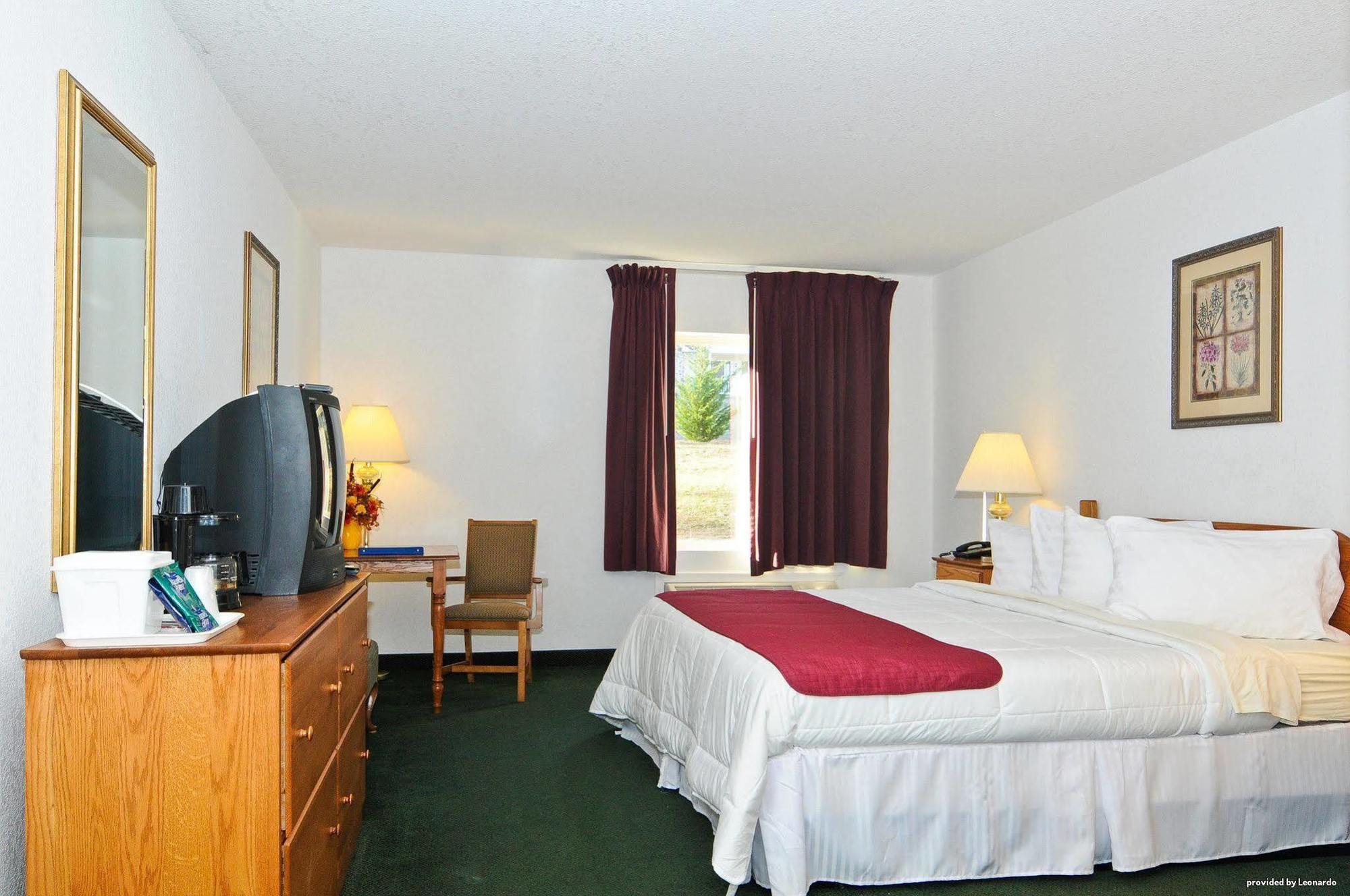 Surestay Plus Hotel By Best Western Berkeley Springs Room photo